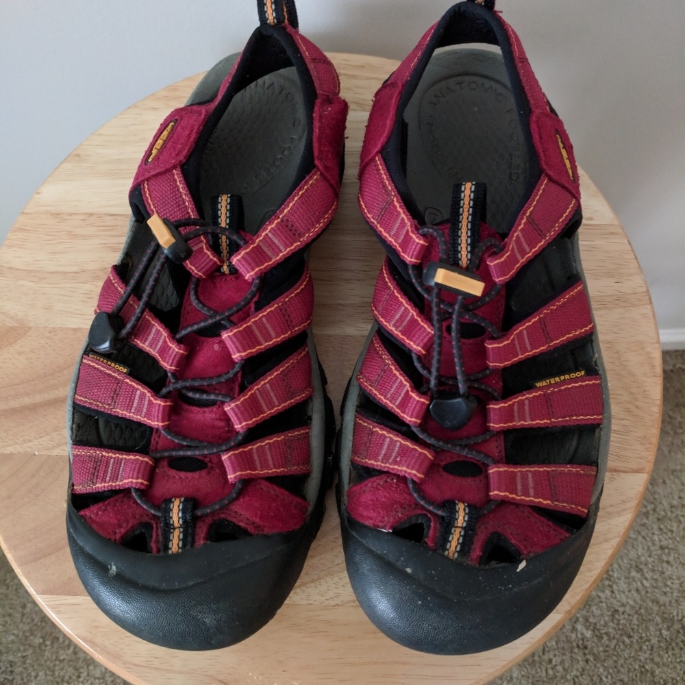 Keen adventure water and land shoes